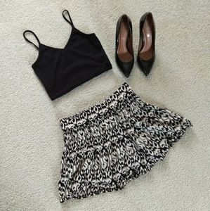 3 for $15 black and cream pattern skirt